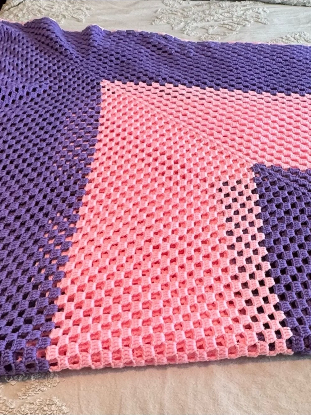 American Vintage Pink and Purple Knit Bed Throw